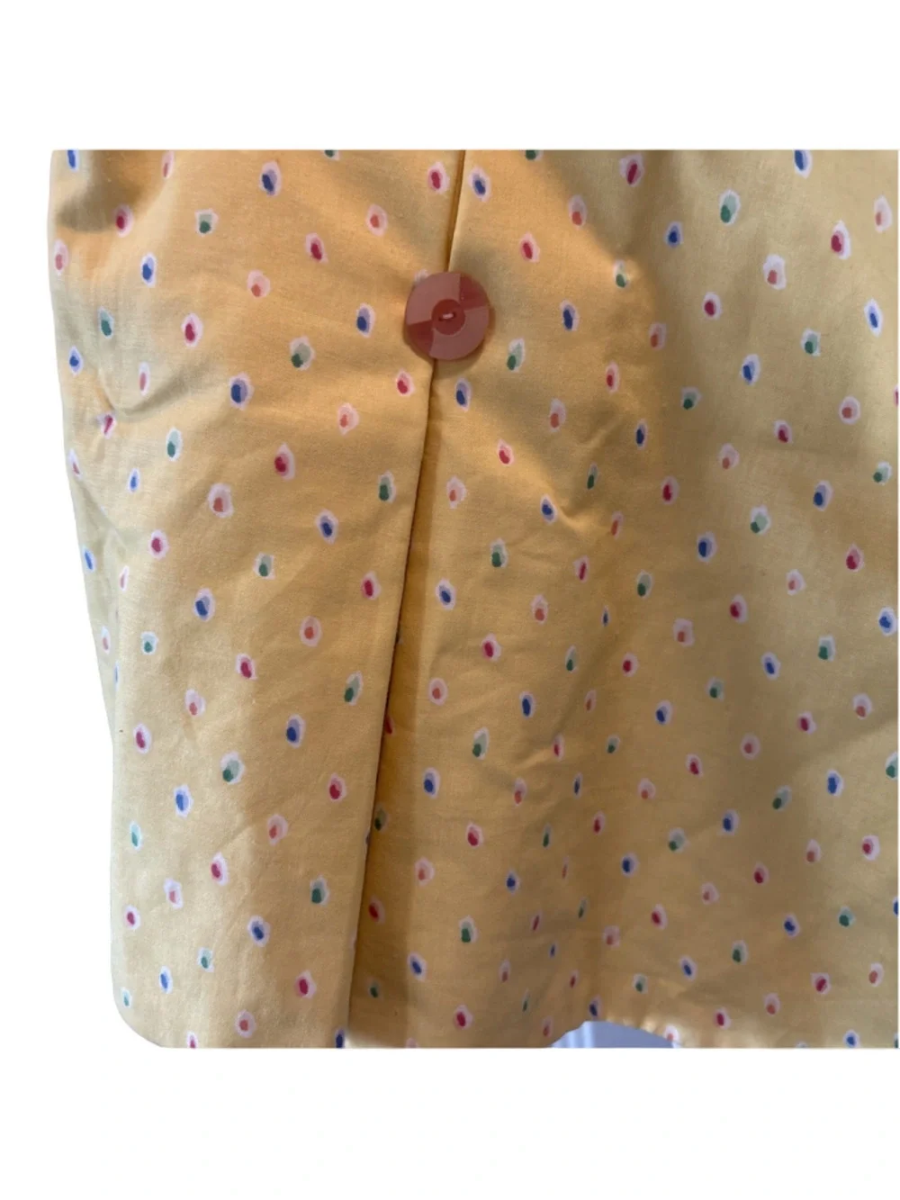 Yellow Polkadotted Small Curtain With Plates